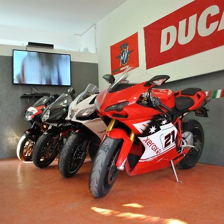 Italian Piston House Sport Moto Rent Bed & Breakfast Millesimo Ngoại thất bức ảnh
