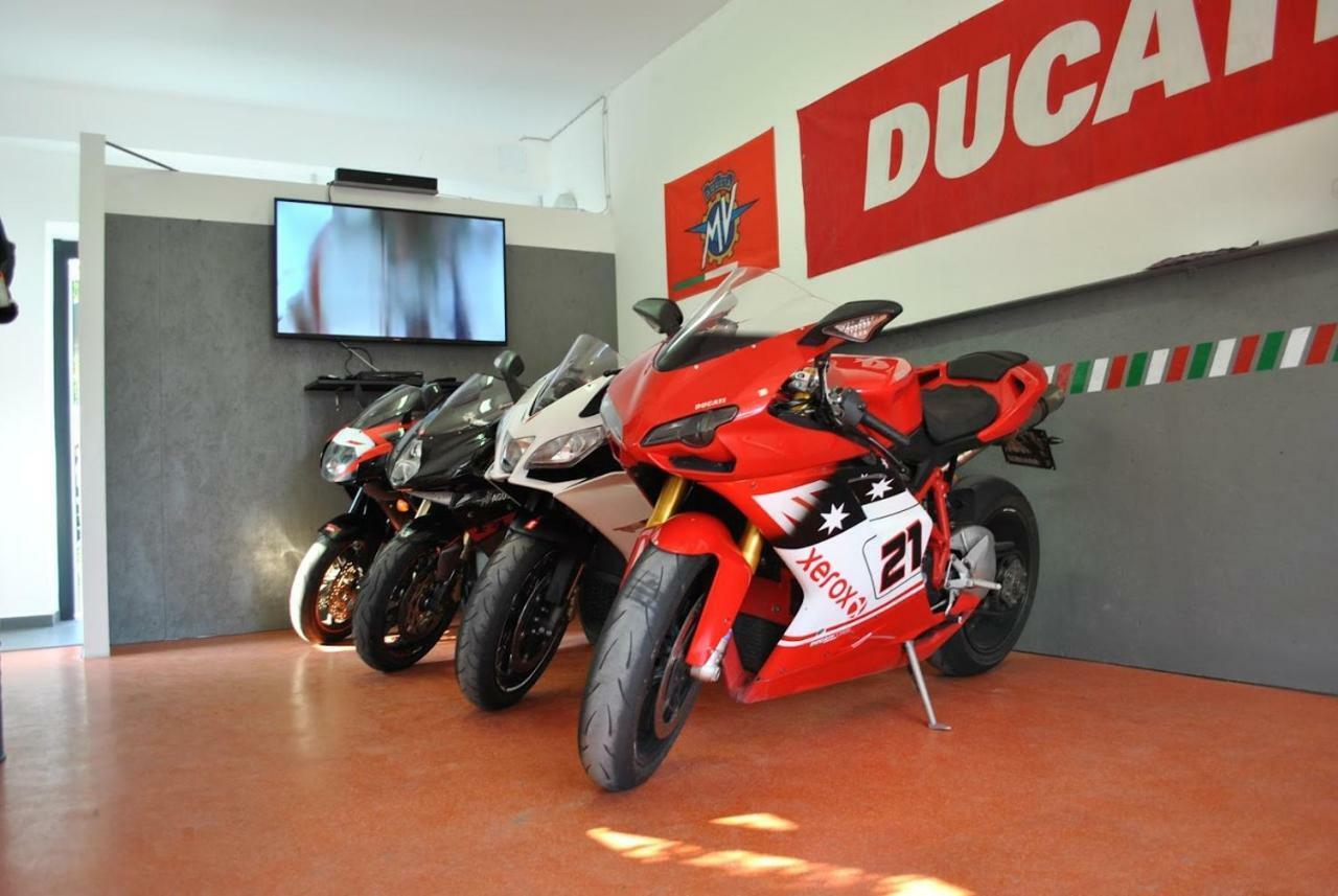 Italian Piston House Sport Moto Rent Bed & Breakfast Millesimo Ngoại thất bức ảnh