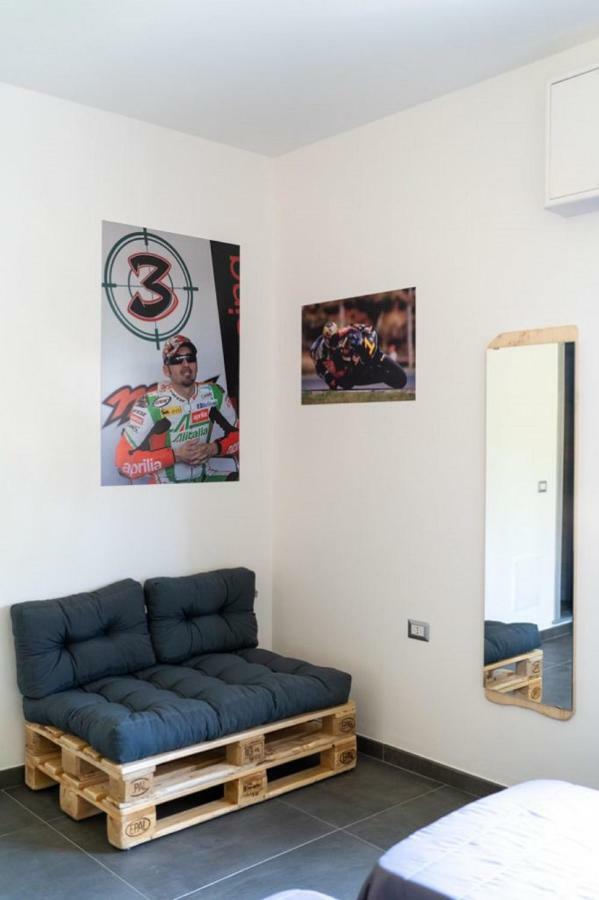 Italian Piston House Sport Moto Rent Bed & Breakfast Millesimo Ngoại thất bức ảnh